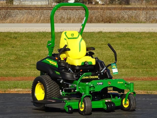 Image of John Deere Z930M equipment image 1