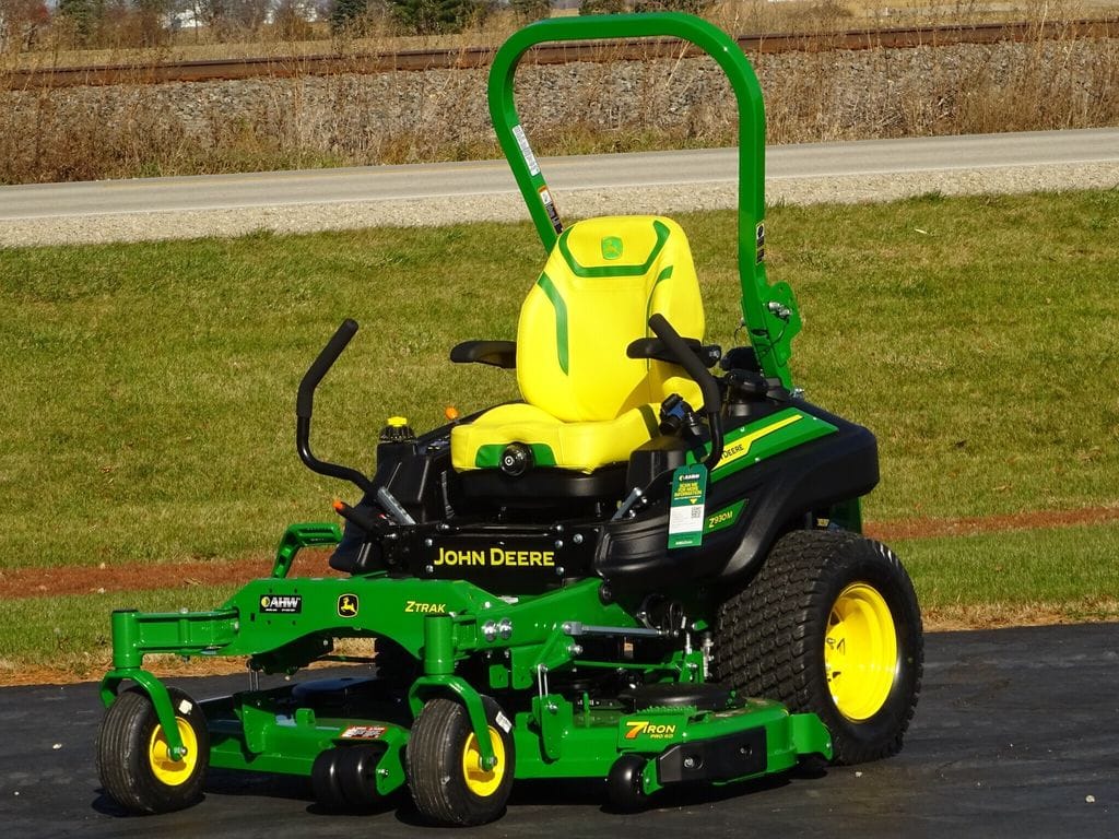 2025 John Deere Z930M Equipment Image0