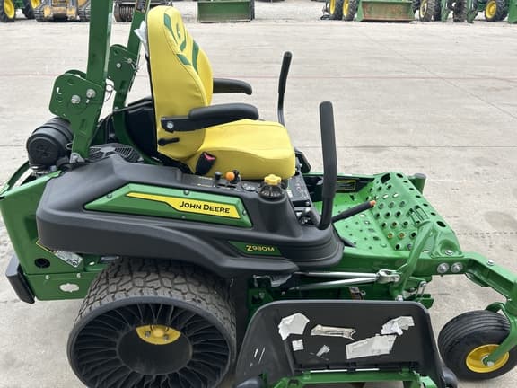 Image of John Deere Z930M equipment image 4
