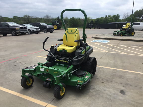 Image of John Deere Z930M equipment image 1