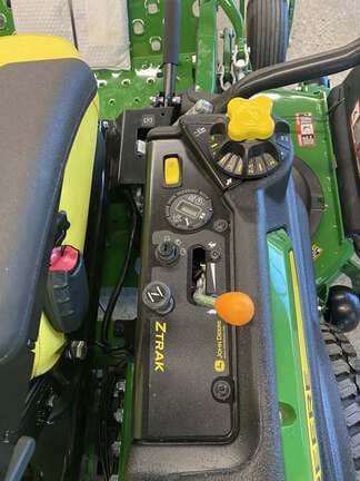 Image of John Deere Z930M equipment image 3