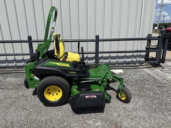 Image of John Deere Z930M equipment image 1