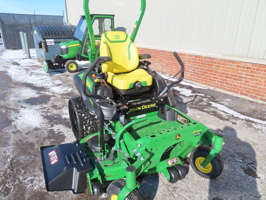 2025 John Deere Z930M Image