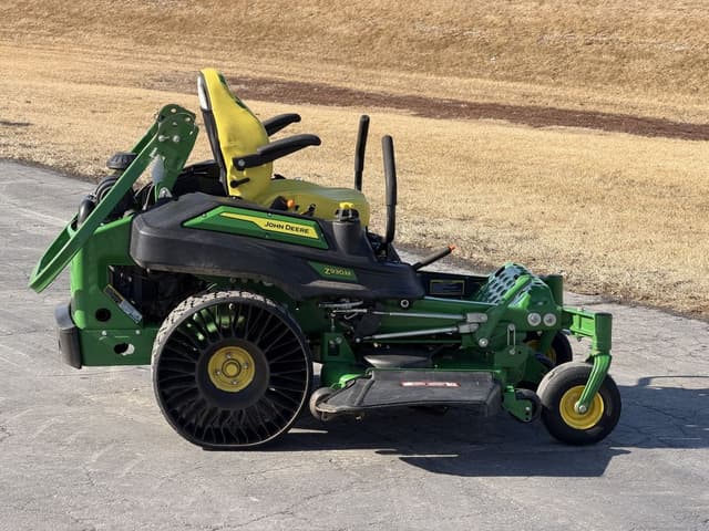 Image of John Deere Z930M equipment image 2