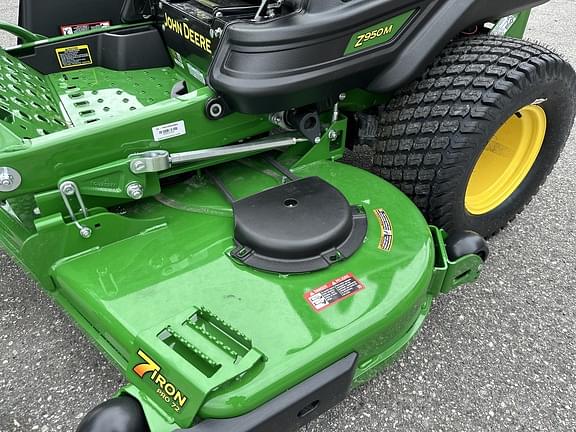 Image of John Deere Z950M equipment image 1