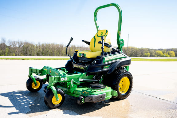 2025 John Deere Z950R Equipment Image0