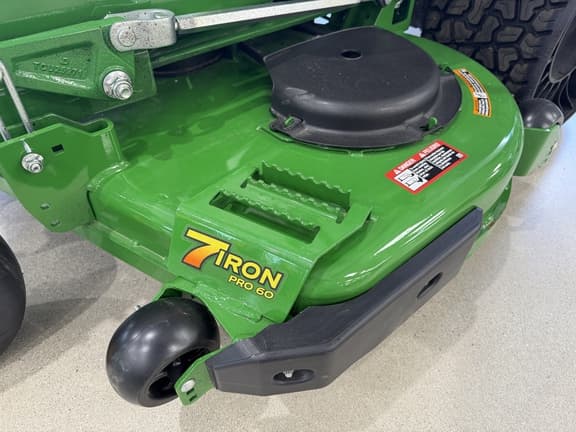 Image of John Deere Z950R equipment image 4