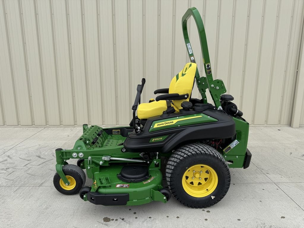 2025 John Deere Z950R Equipment Image0