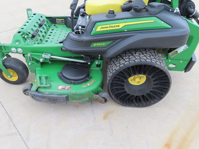 Image of John Deere Z950R equipment image 4
