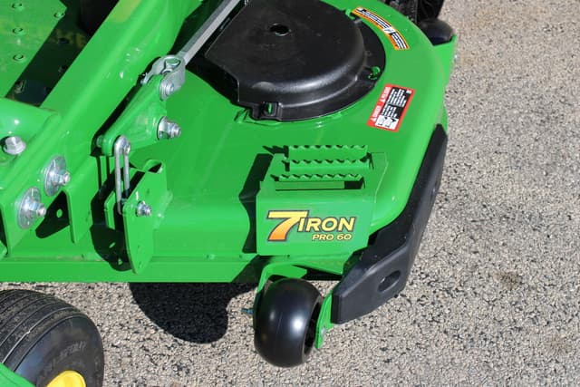 Image of John Deere Z955M equipment image 4