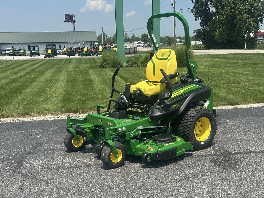 2025 John Deere Z955M Equipment Image0