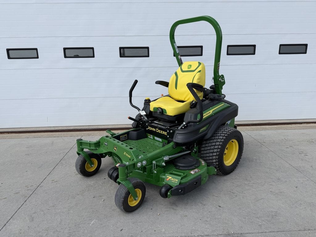 2025 John Deere Z955M Equipment Image0