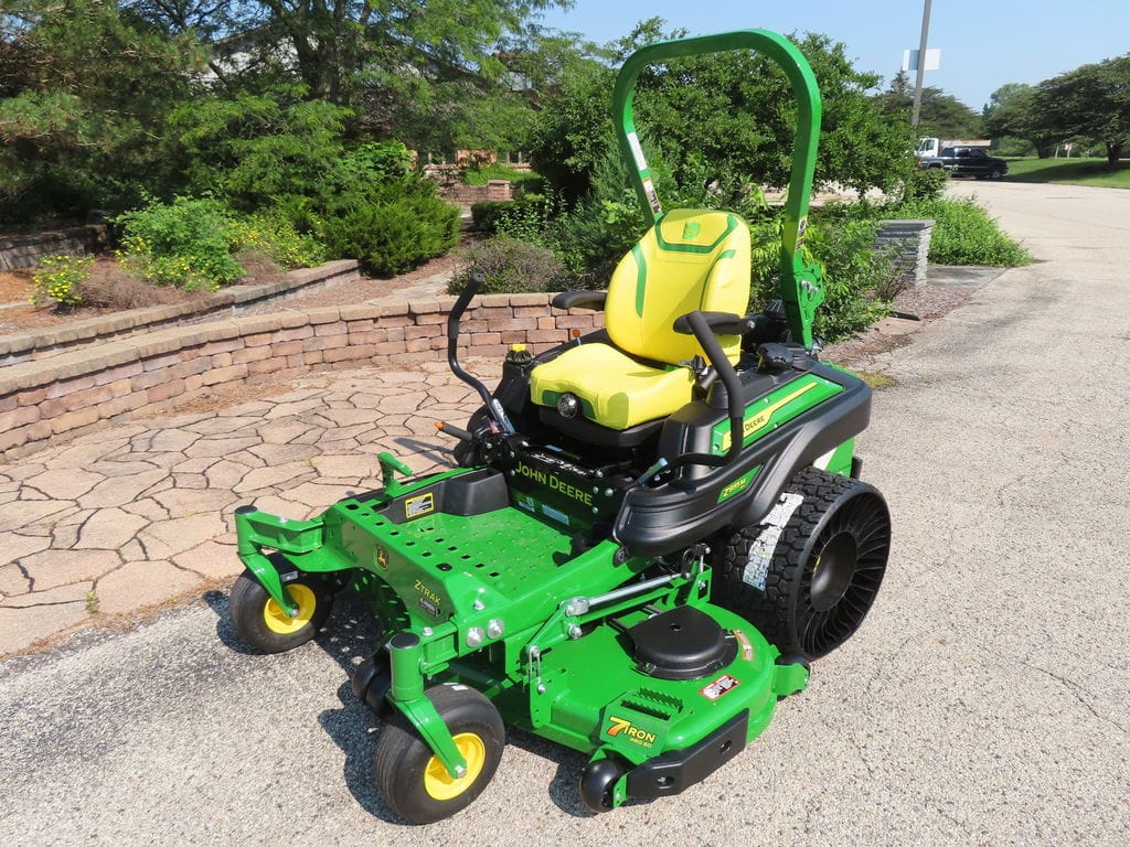 2025 John Deere Z955M Equipment Image0