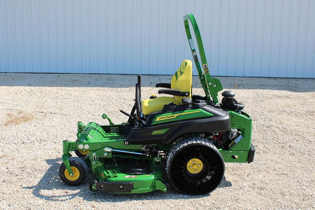 Image of John Deere Z955M Image 0