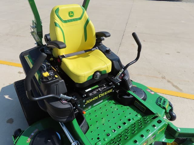 Image of John Deere Z960M equipment image 4