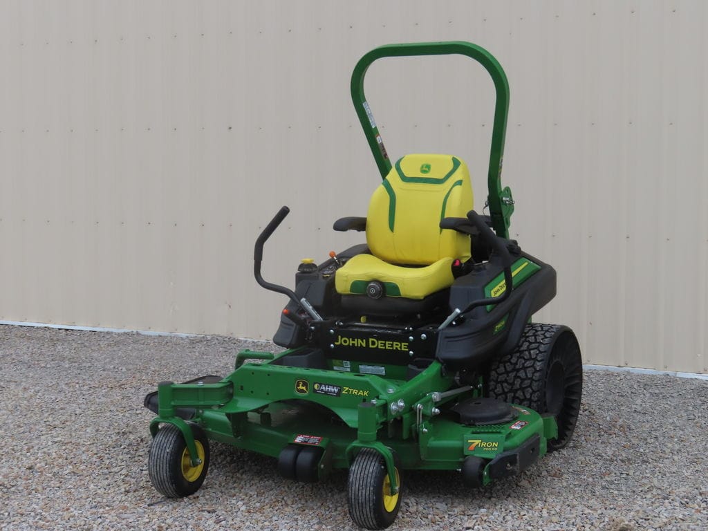 2025 John Deere Z960M Equipment Image0