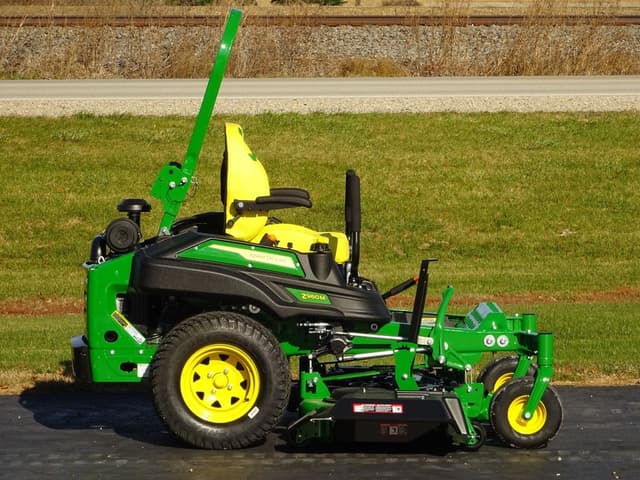 Image of John Deere Z960M equipment image 3