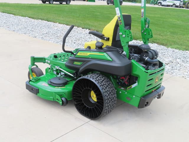 Image of John Deere Z960M equipment image 1
