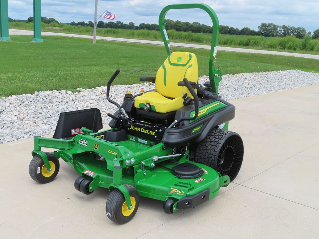 2025 John Deere Z960M Image