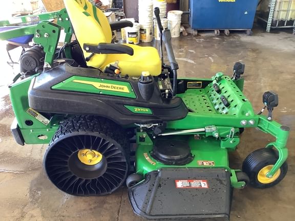 2025 John Deere Z970R Equipment Image0