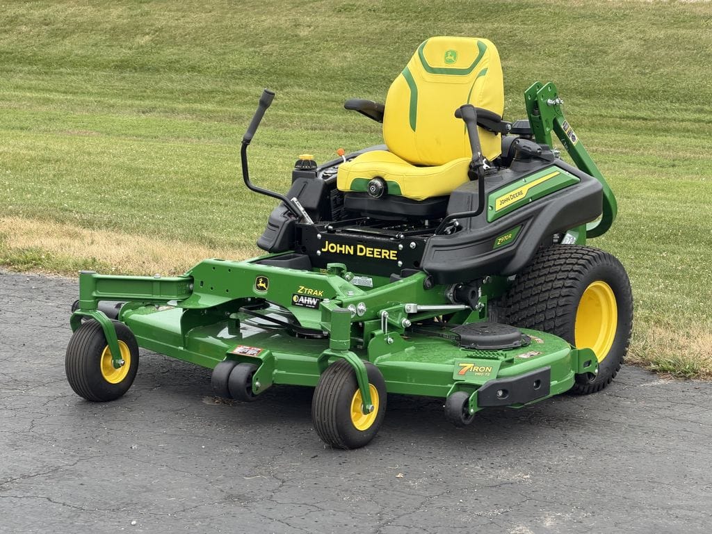 2025 John Deere Z970R Equipment Image0