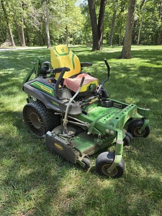 2025 John Deere Z975M Equipment Image0