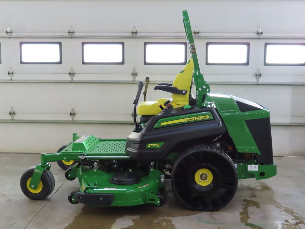 2025 John Deere Z997R Equipment Image0