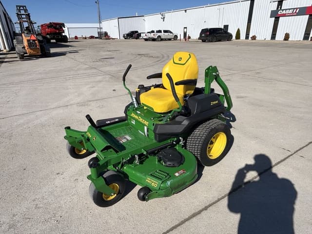 Image of John Deere Z735M equipment image 3