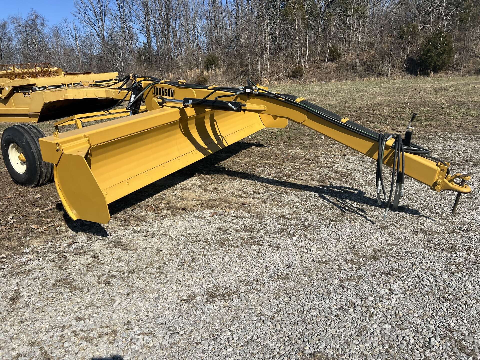 2025 Johnson 14RG Equipment Image0