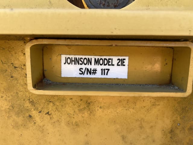 Image of Johnson 21E equipment image 4