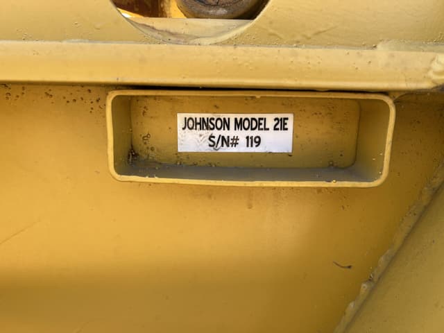 Image of Johnson 21E equipment image 4