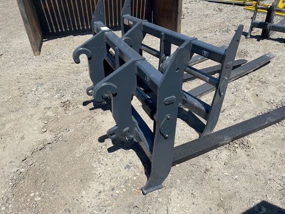 Image of Paladin Pallet Forks equipment image 1