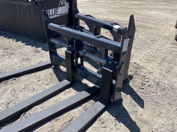 Image of Paladin Pallet Forks equipment image 3