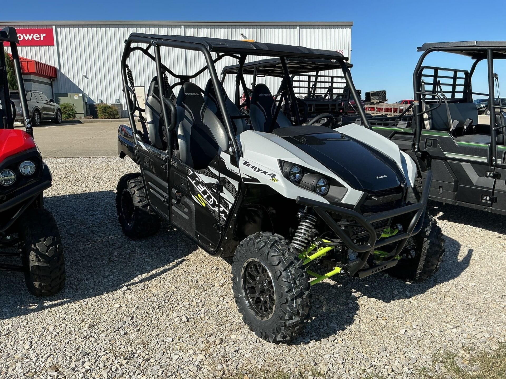 2025 Kawasaki Teryx4 S LE Equipment Image0