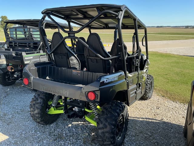 Image of Kawasaki Teryx4 S LE equipment image 2