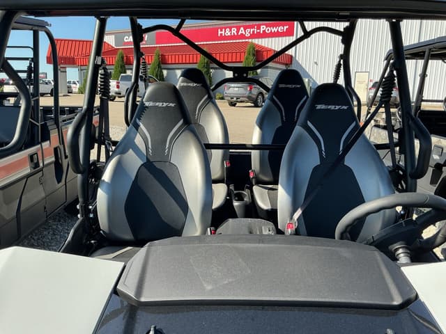 Image of Kawasaki Teryx4 S LE equipment image 1