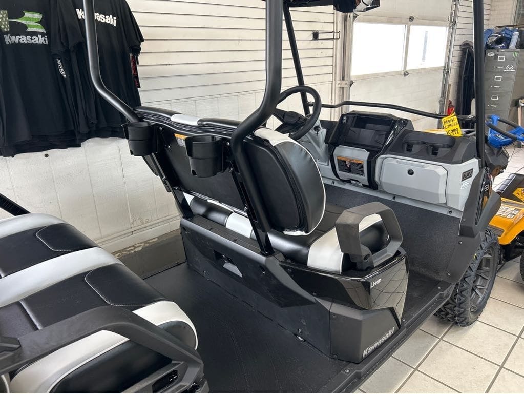 2025 Kawasaki Nav 4e Limited Equipment Image0
