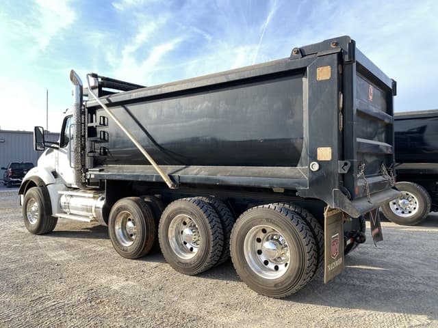 Image of Kenworth T880 equipment image 1