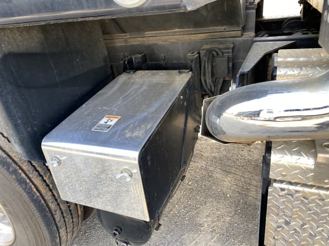 Image of Kenworth T880 equipment image 4