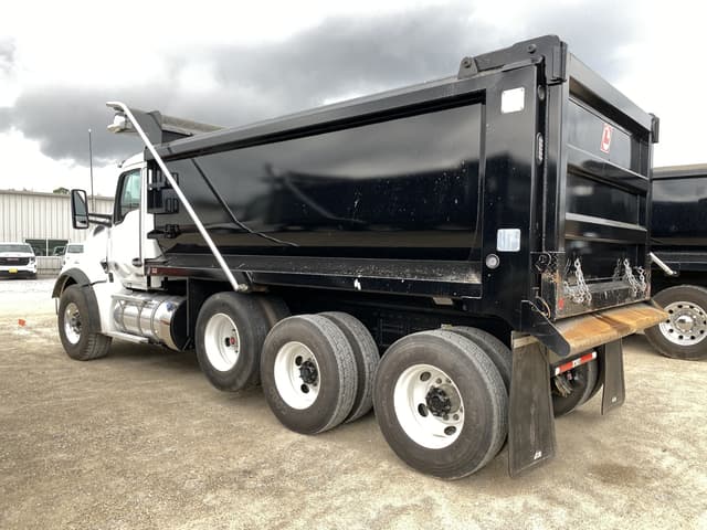 Image of Kenworth T880 equipment image 1