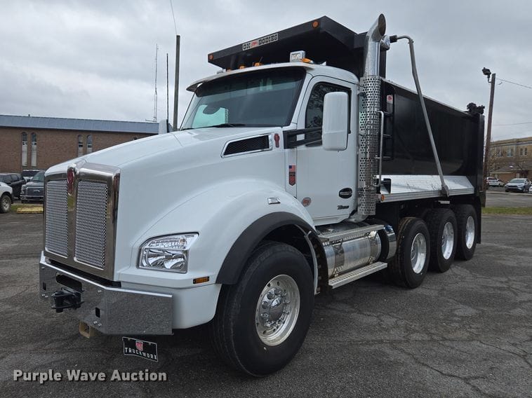 2025 Kenworth T880 Equipment Image0