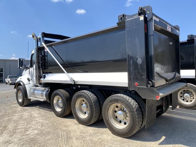 Image of Kenworth T880 equipment image 1
