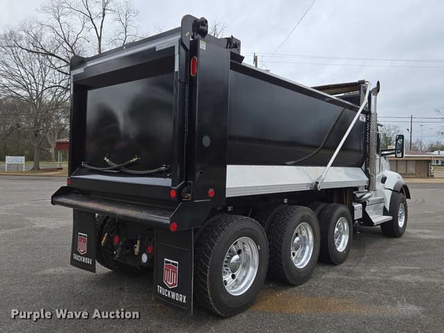 Image of Kenworth T880 equipment image 4