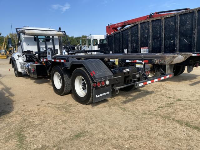 Image of Kenworth T880 equipment image 1