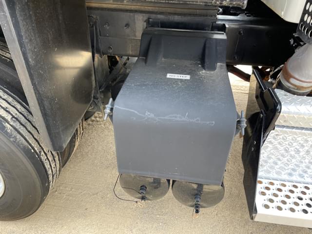 Image of Kenworth T880S equipment image 4