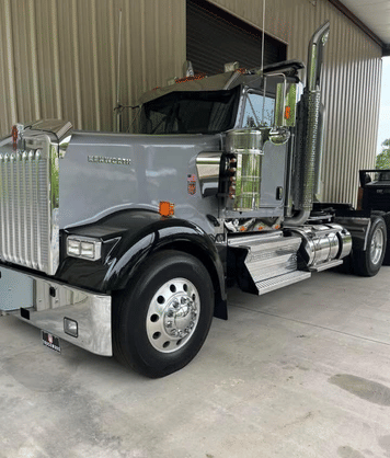 Main image Kenworth W900