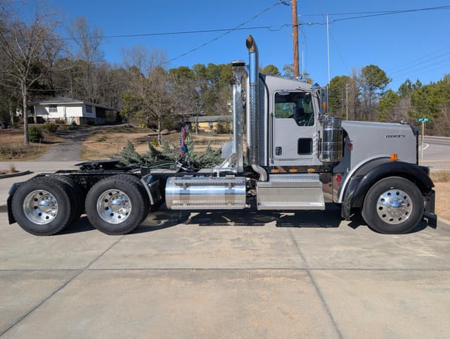 Image of Kenworth W900 equipment image 2