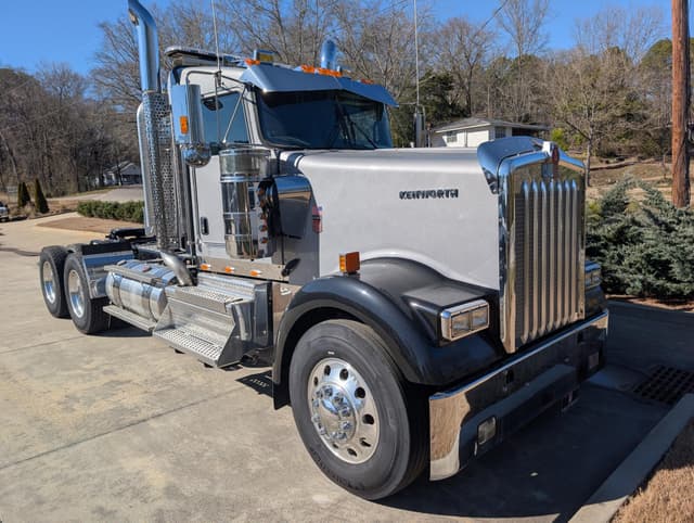 Image of Kenworth W900 equipment image 1