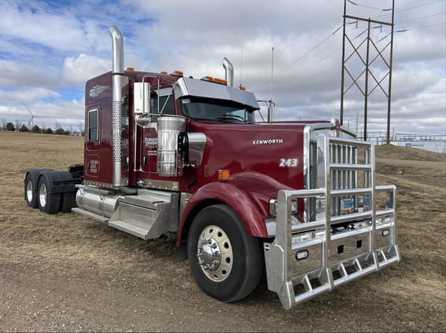 Image of Kenworth W900 equipment image 2