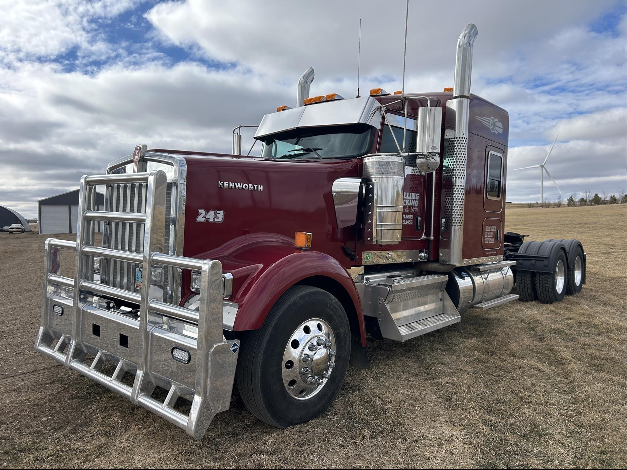 2025 Kenworth W900 Equipment Image0